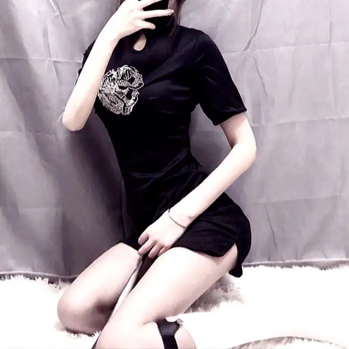这个警察不太冷